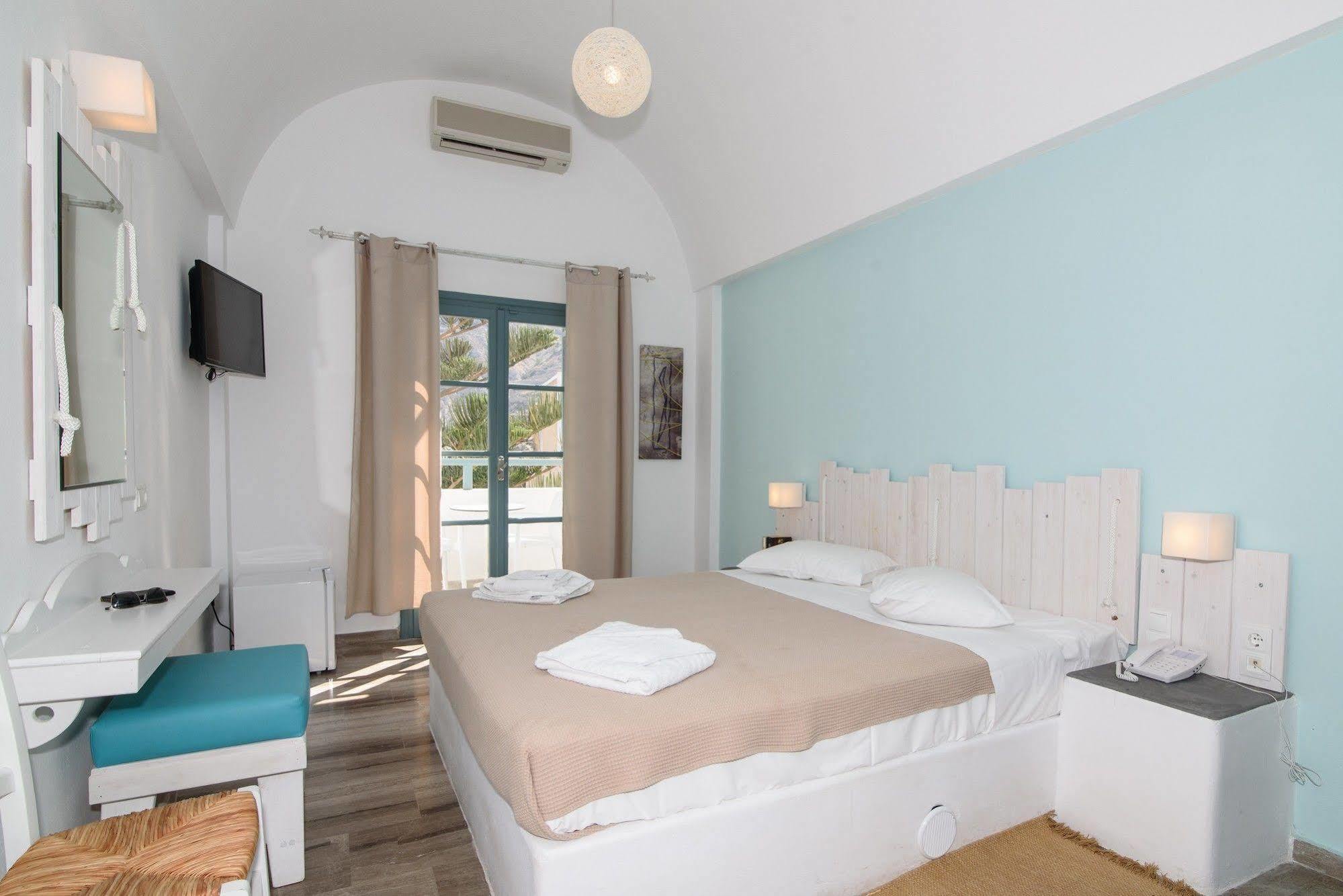 Iris Boutique Hotel Kamári Exteriör bild
