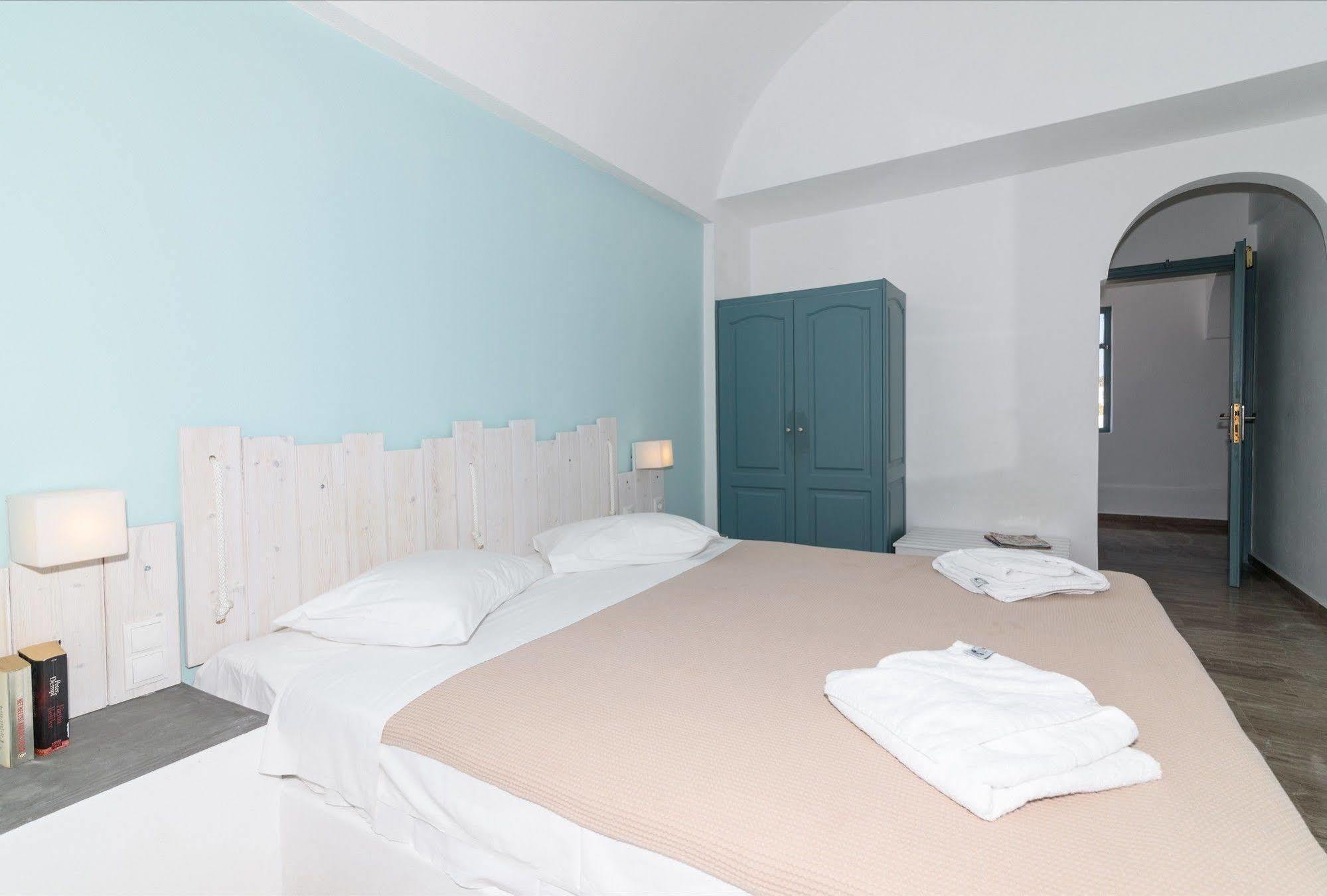 Iris Boutique Hotel Kamári Exteriör bild