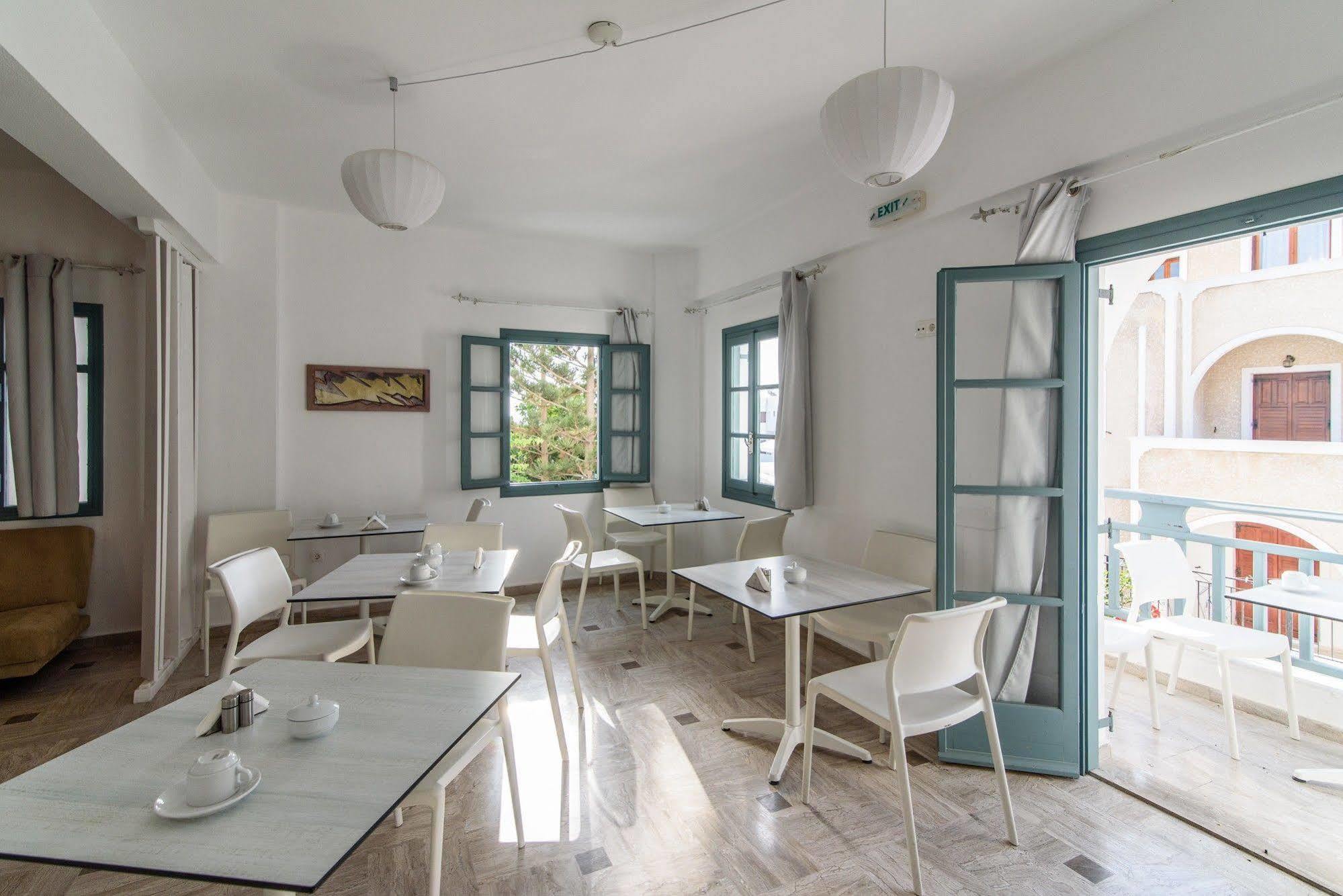 Iris Boutique Hotel Kamári Exteriör bild
